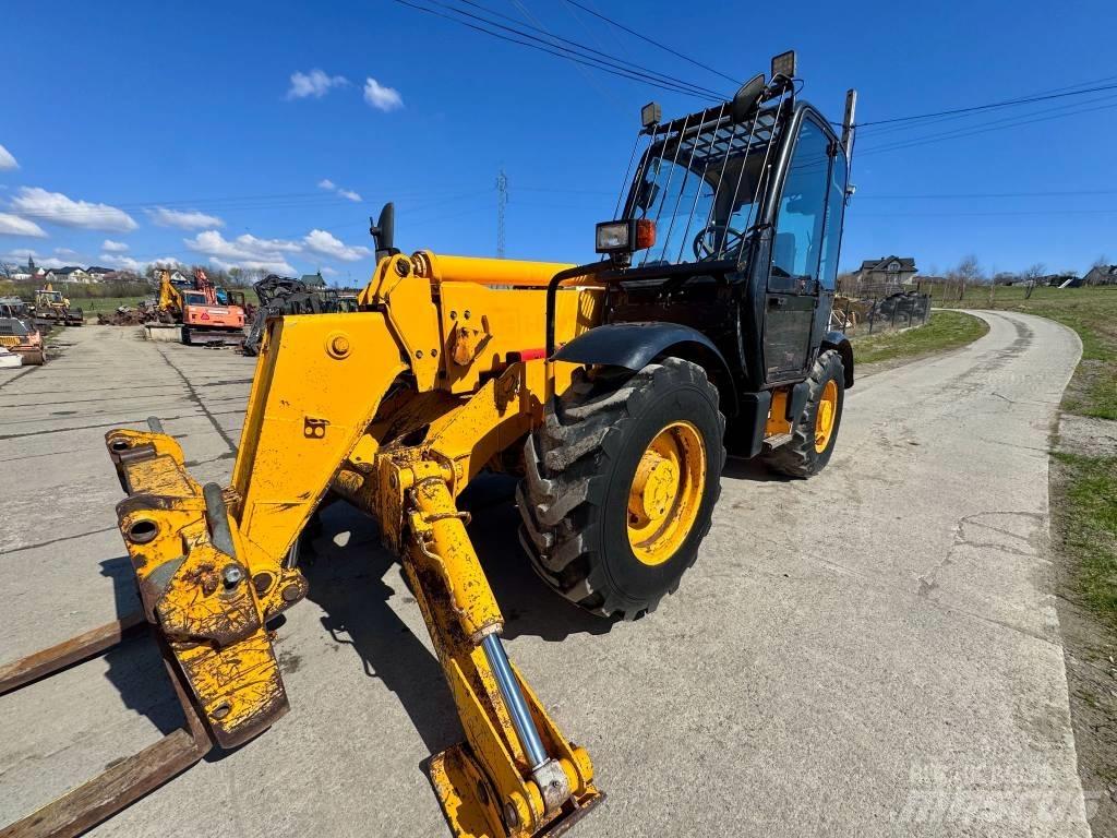 JCB 532-120 Teleskopické manipulátory