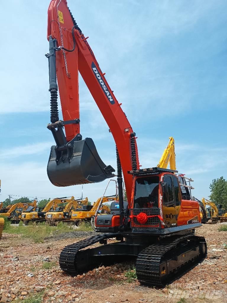 Doosan DX300LC Pásové rýpadlá