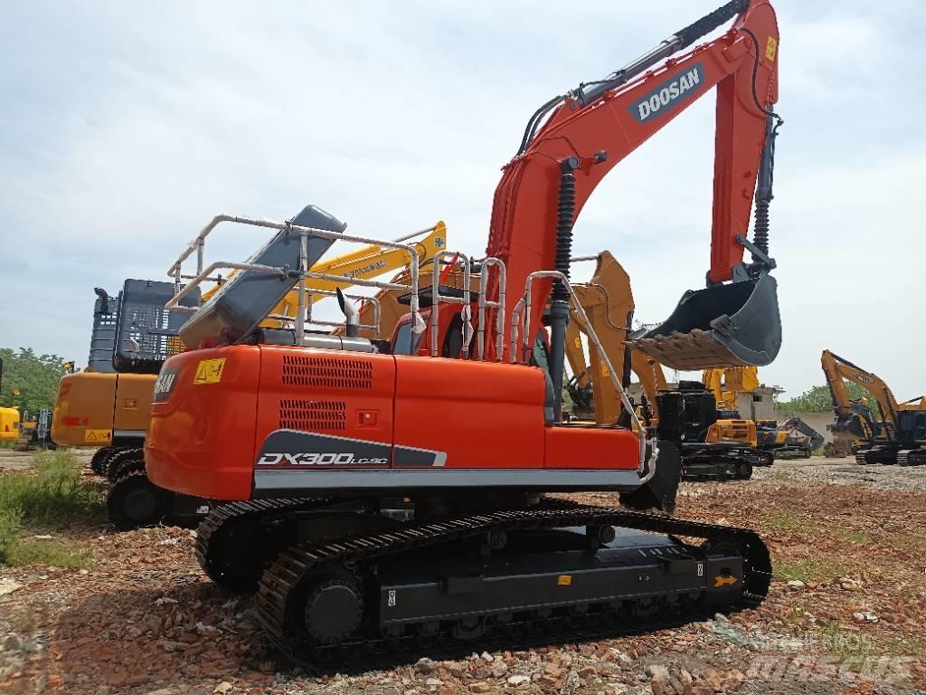 Doosan DX300LC Pásové rýpadlá