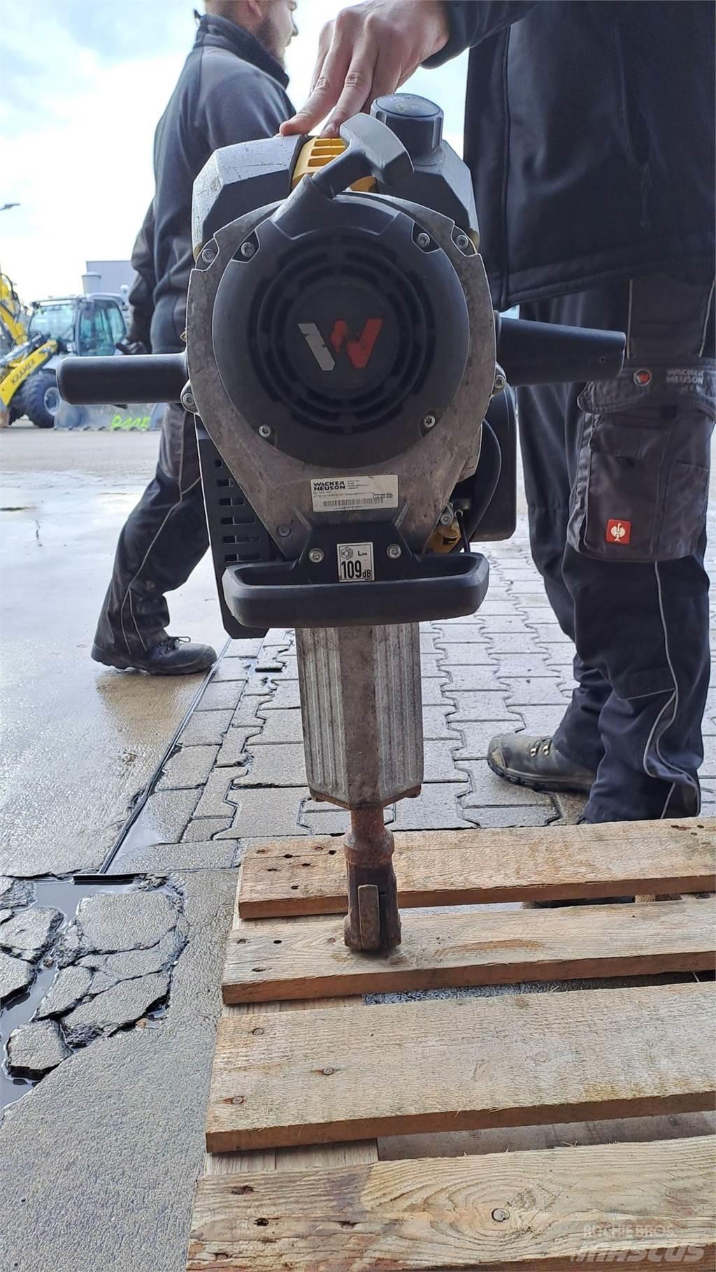 Wacker Neuson BH55 Vibračné zhutňovače