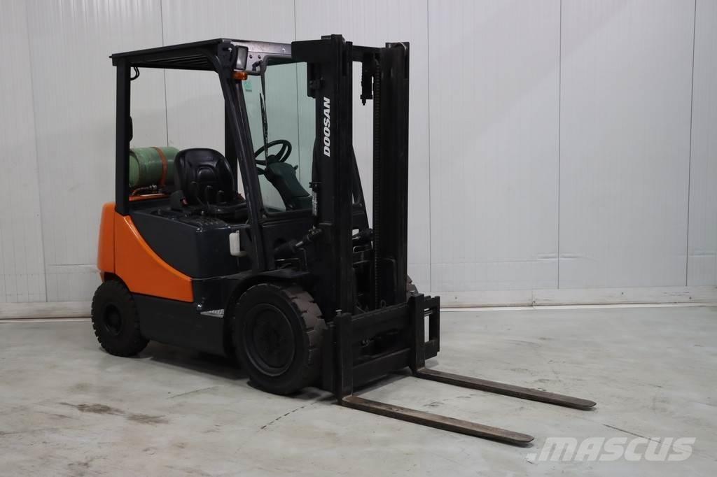 Doosan G25E-5 LPG vozíky
