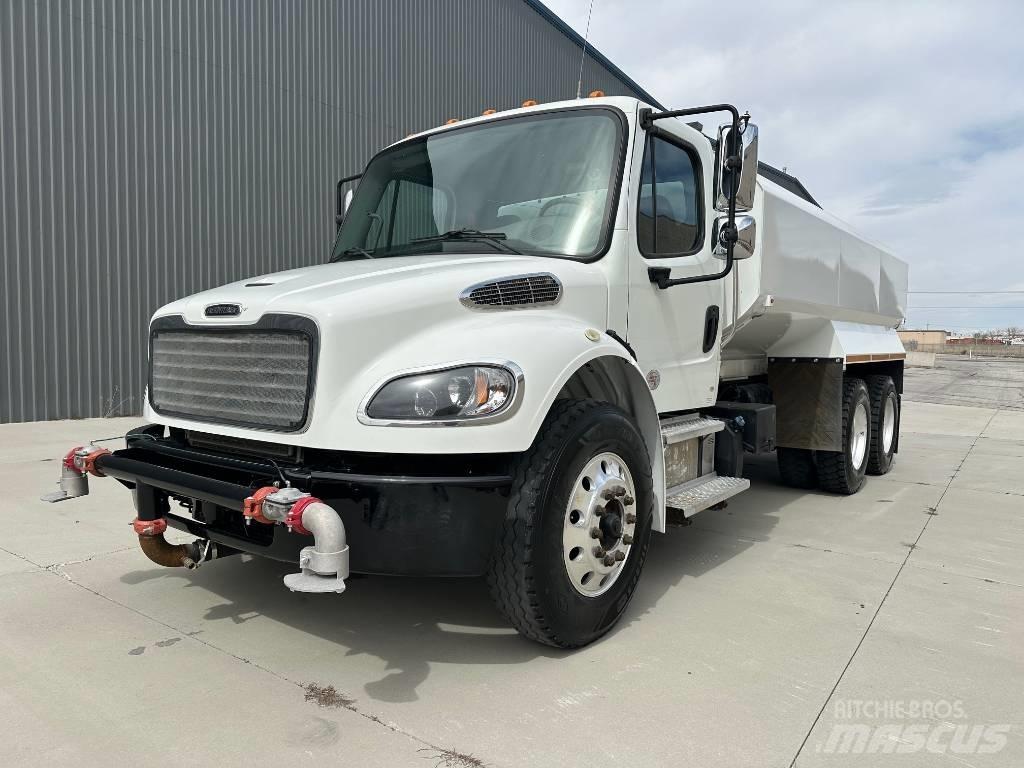 Freightliner M2 Cisterny na vodu