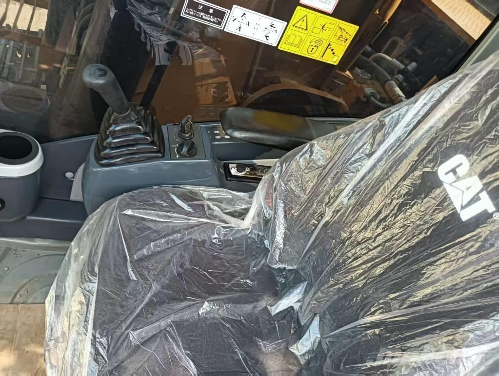 CAT 330 D2L Pásové rýpadlá