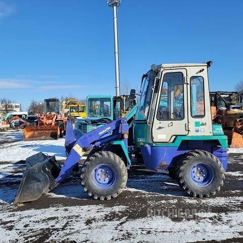 Komatsu WA30-5E0 Kolesové nakladače
