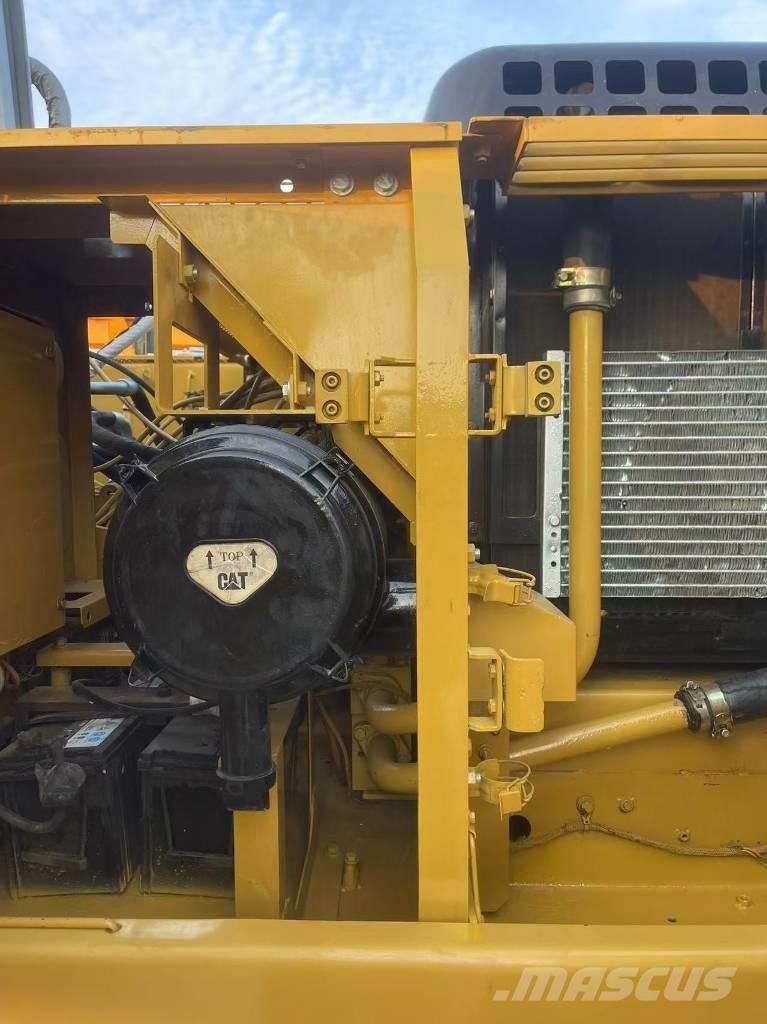 CAT 320 B Pásové rýpadlá