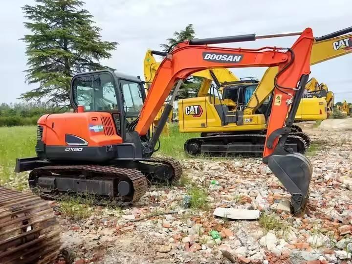 Doosan DX 60 Pásové rýpadlá