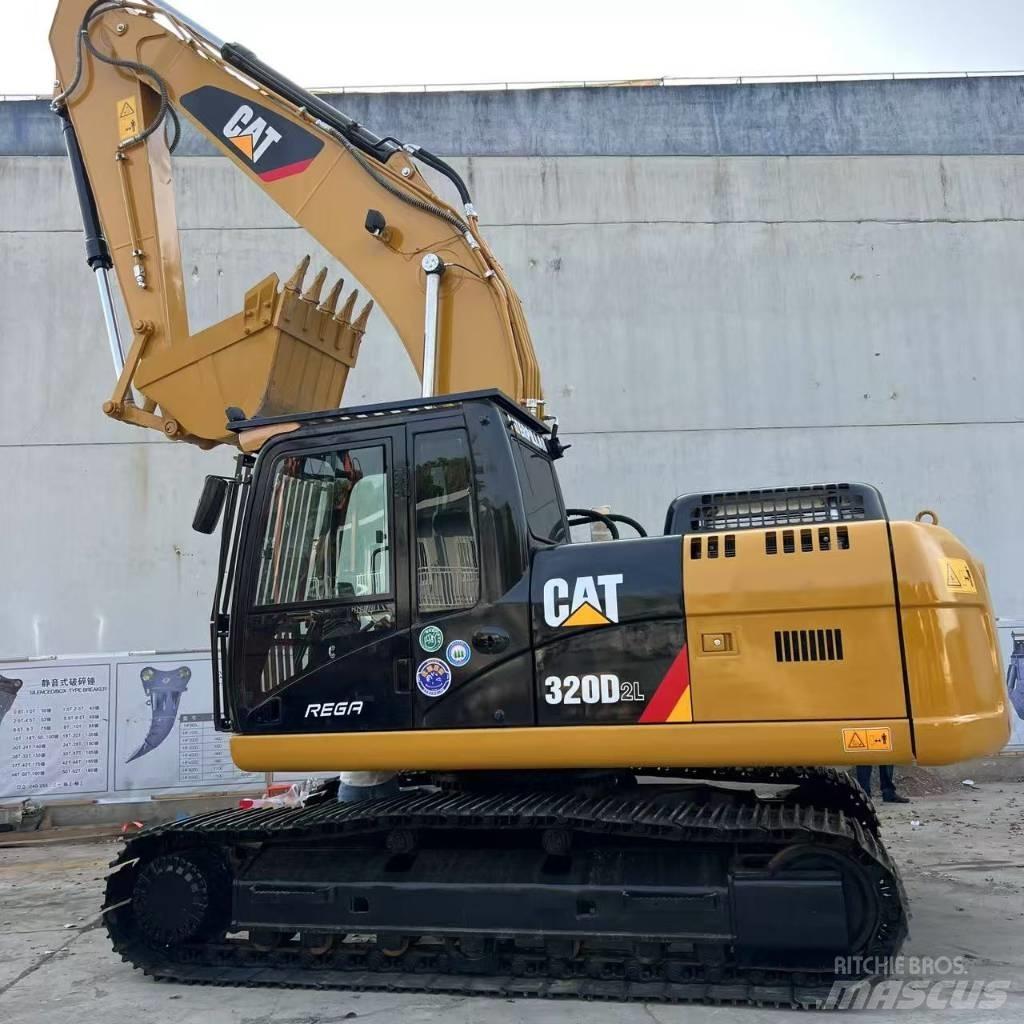CATERPILLR 320d2 Midi rýpadlá 7 t - 12 t