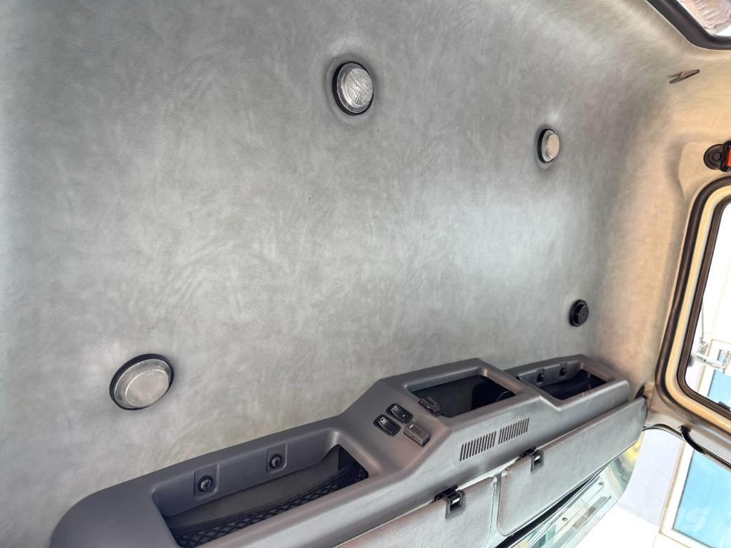 Mack GU713 Lanový nosič kontajnerov