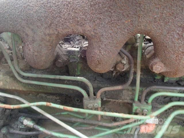 John Deere 4420 Kombinované zberacie stroje