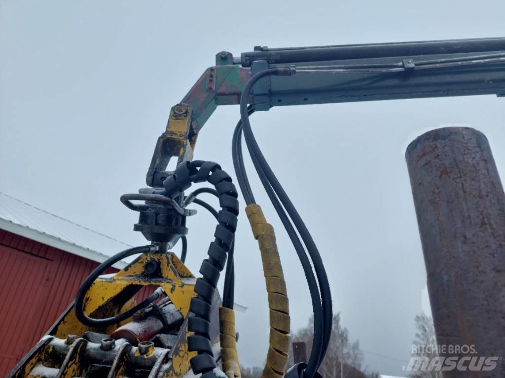 Kronos 2400 Žeriavy a nakladače