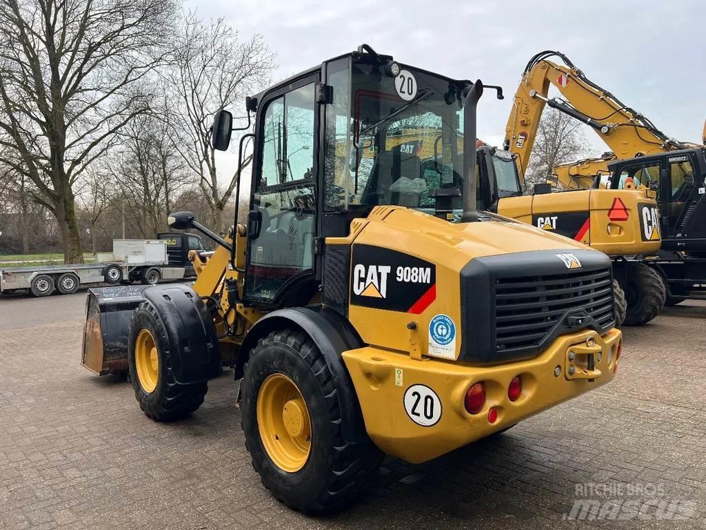 CAT 908M Kolesové nakladače