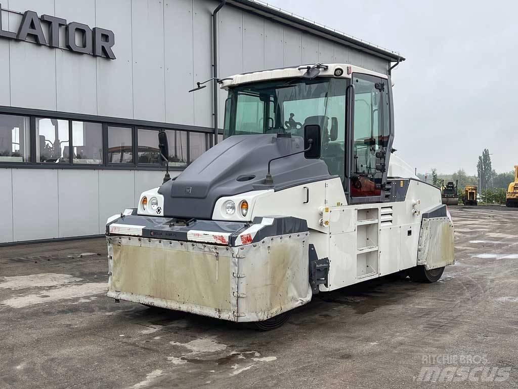 Hamm HP 280 i Pneumatikové valce