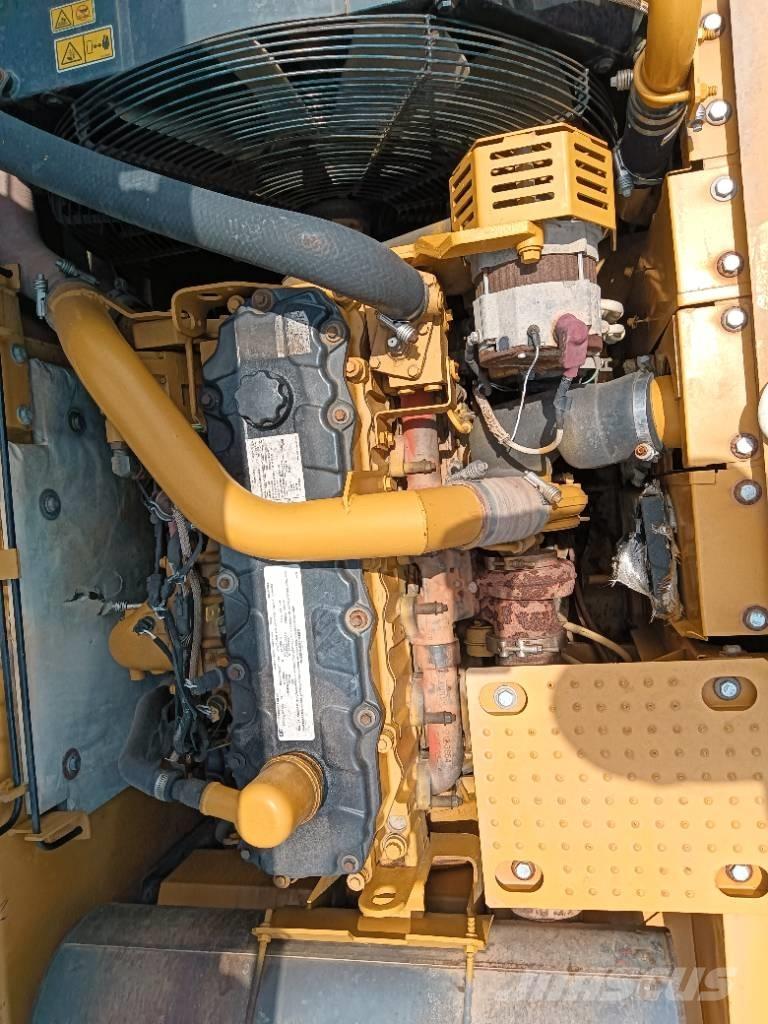 CAT 325 D Pásové rýpadlá