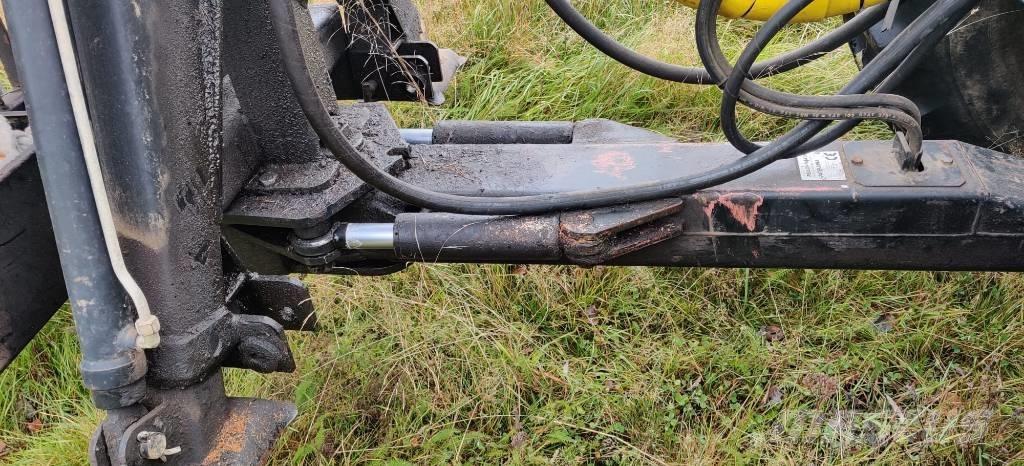 Patruuna 860 Žeriavy a nakladače