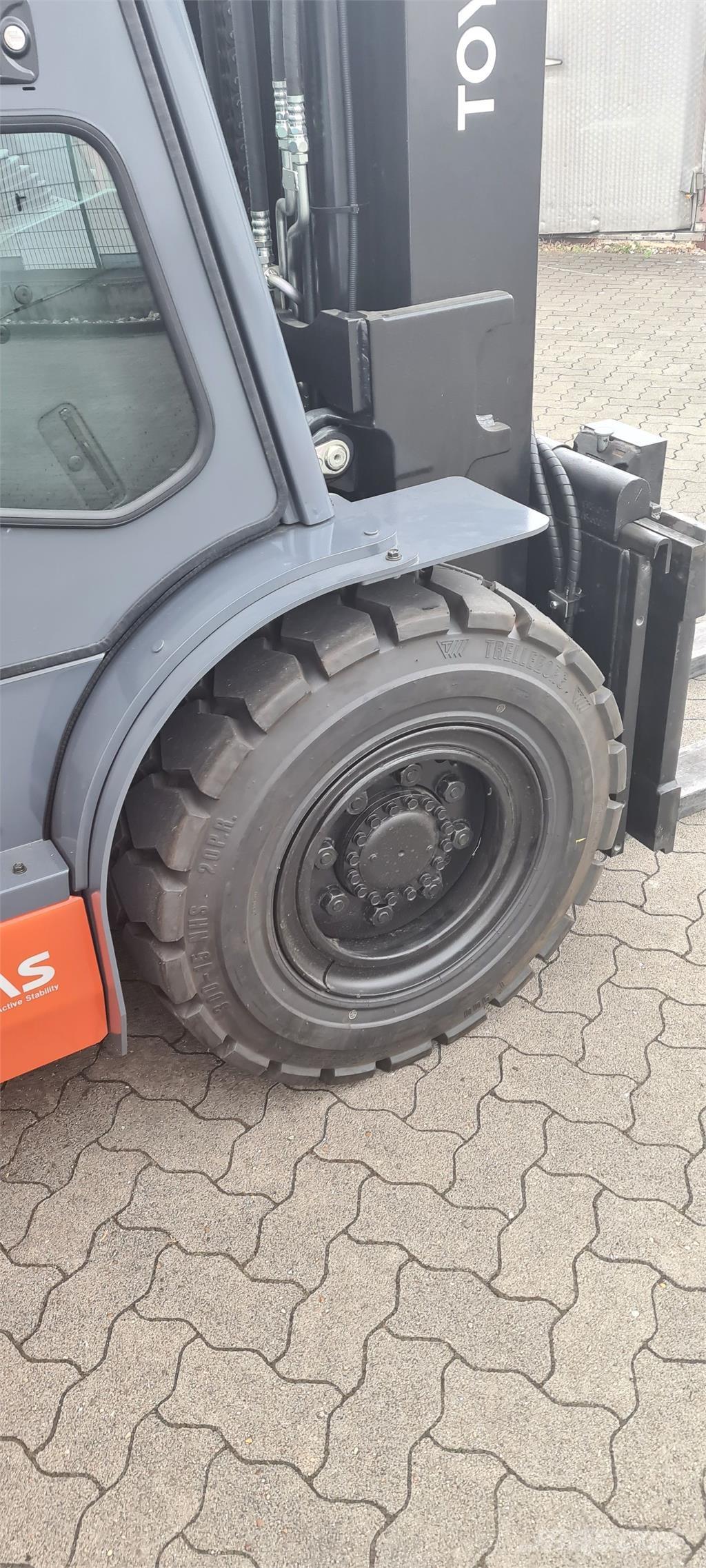 Toyota 40-8FD50N Dieselové vozíky