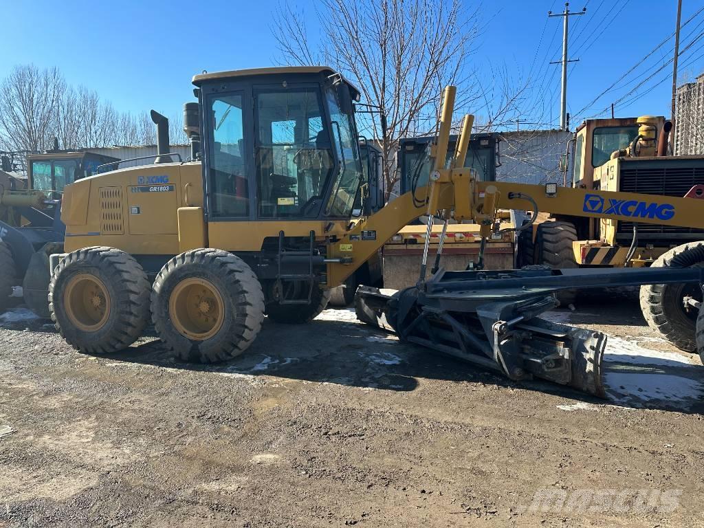 XCMG GR1803 Kolesové dozéry