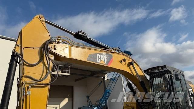 CAT 326 FLN Pásové rýpadlá