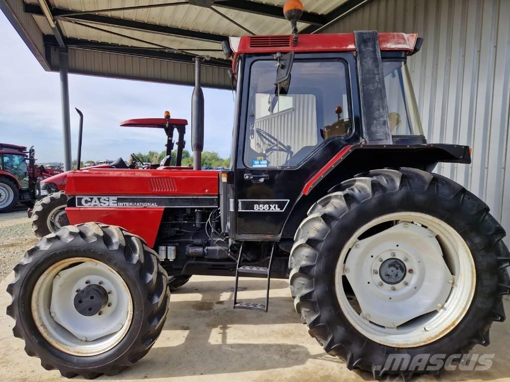 Case IH 856 XL Traktory
