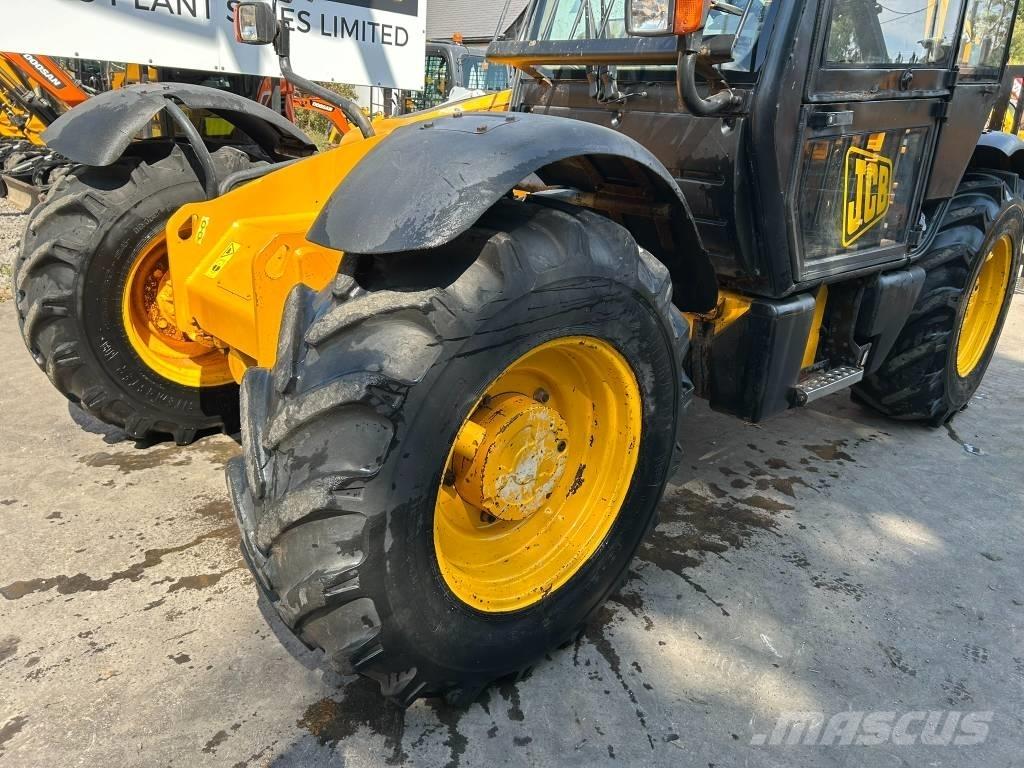 JCB 530-70 Teleskopické manipulátory