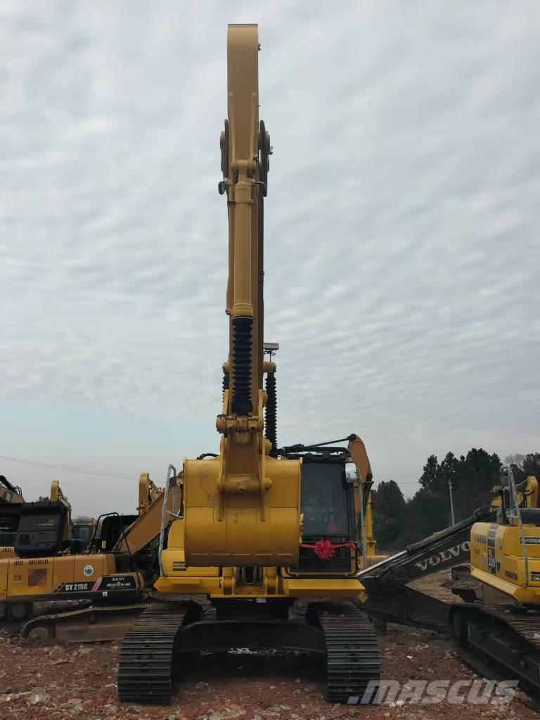 Komatsu PC 200-8 Pásové rýpadlá