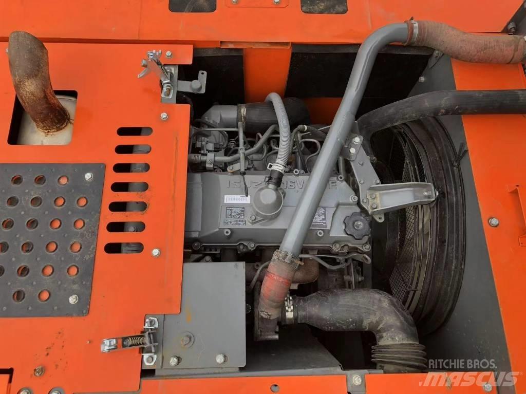 Hitachi 240 Pásové rýpadlá