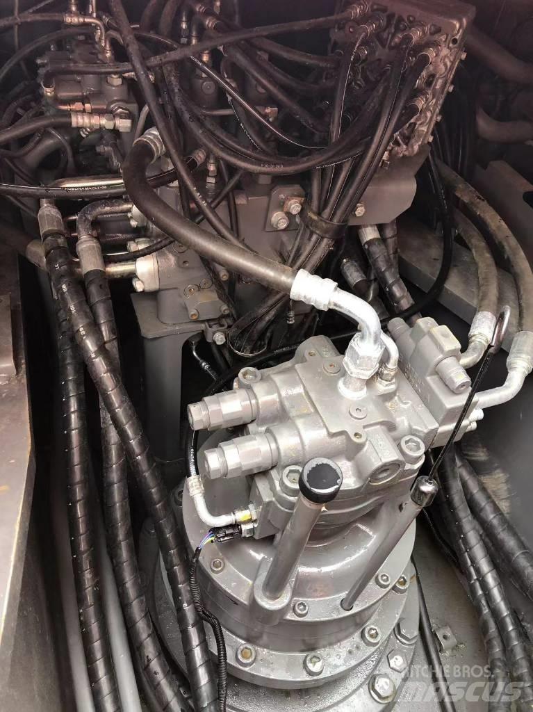 Hitachi 240 Pásové rýpadlá