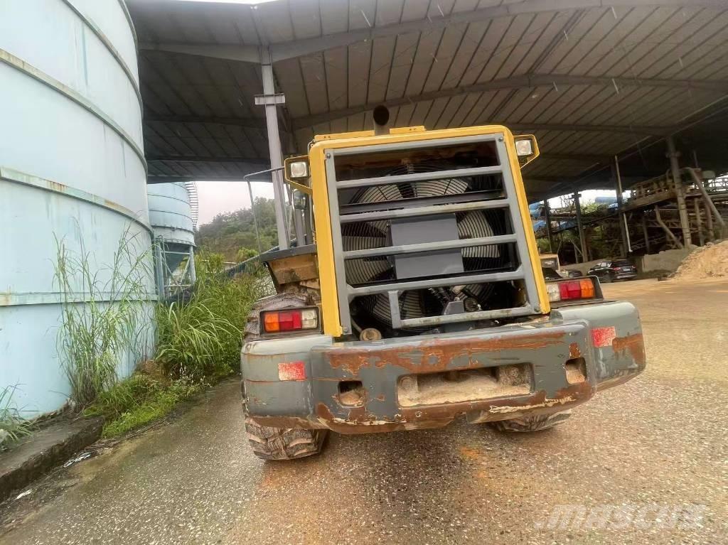 Komatsu WA 380Z-6 Kolesové nakladače