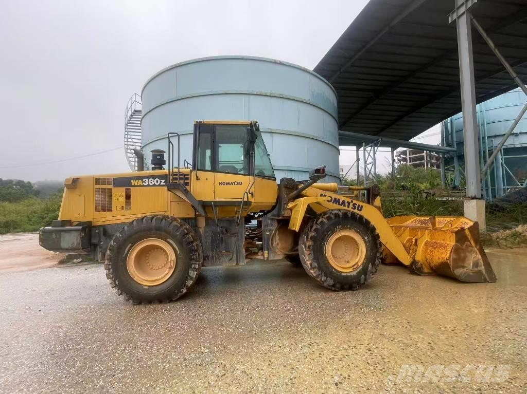 Komatsu WA 380Z-6 Kolesové nakladače