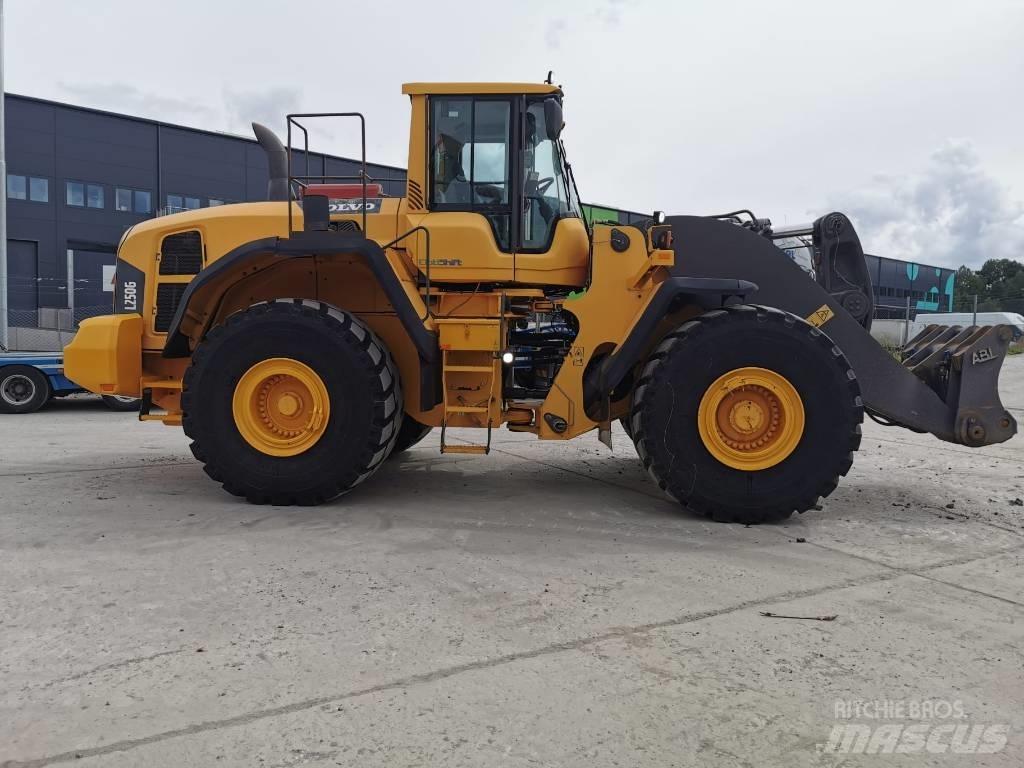 Volvo L250G Kolesové nakladače