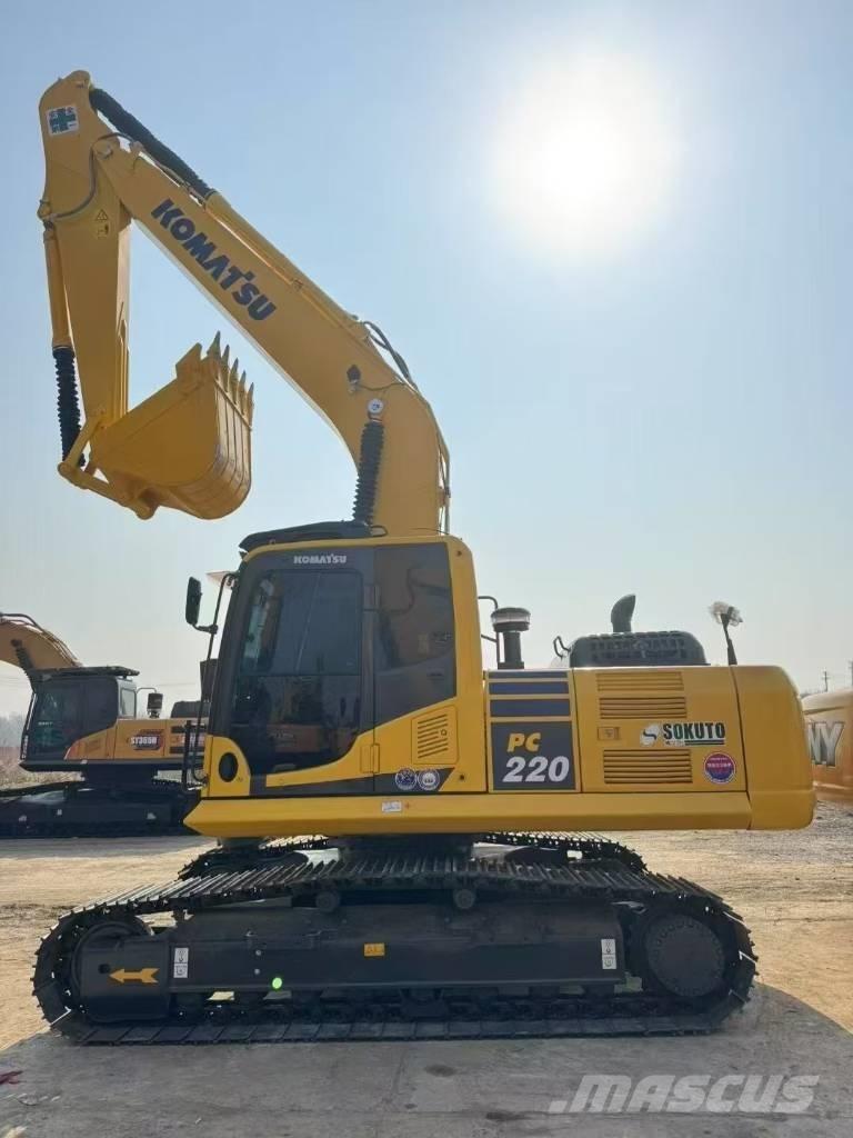 Komatsu 220-8 Pásové rýpadlá
