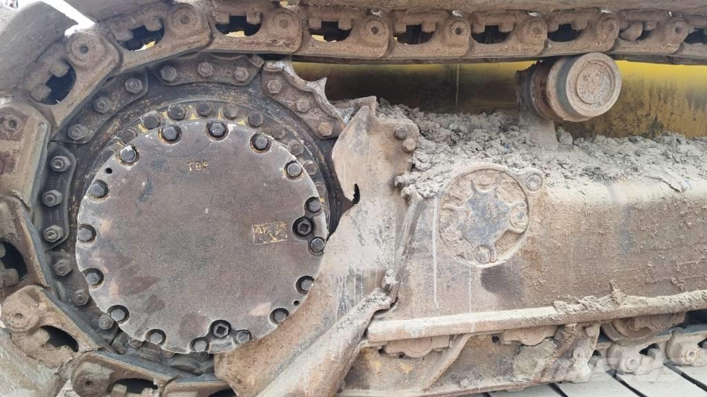 Komatsu D 51 EX-22 Pásové dozéry