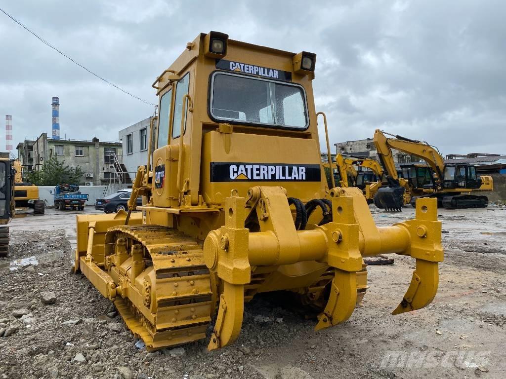 CAT D 6 D Pásové dozéry