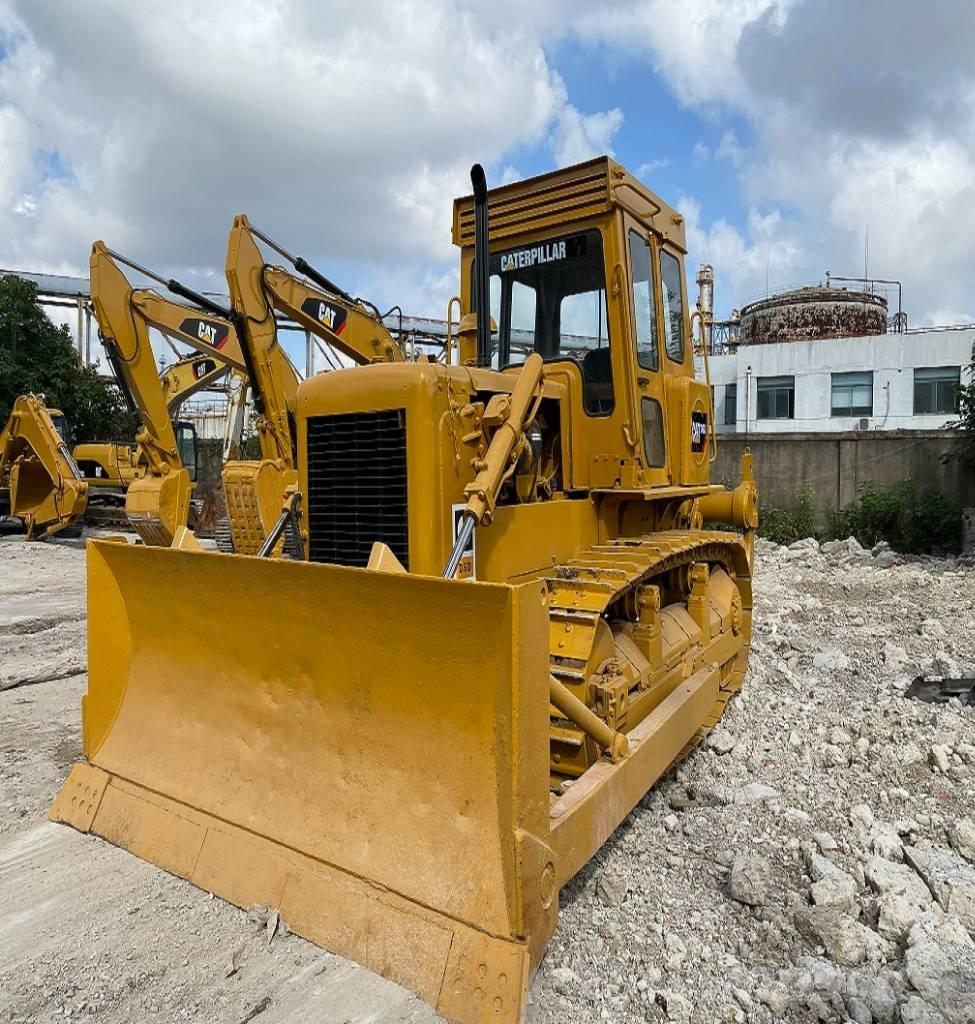 CAT D 6 D Pásové dozéry