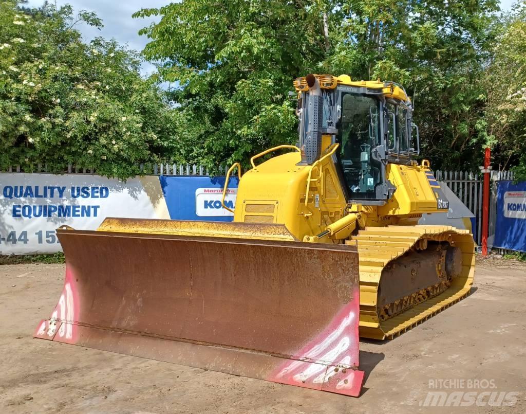 Komatsu D61PXi-24E0 Pásové dozéry