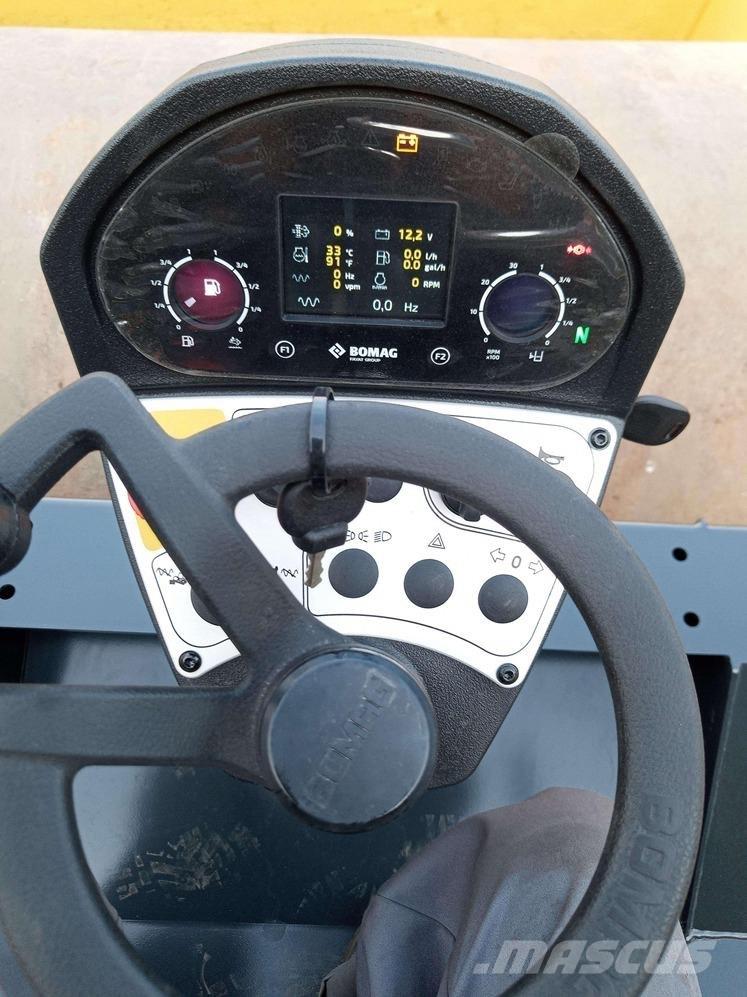Bomag BW 218 D-5 SL Ťahačové valce