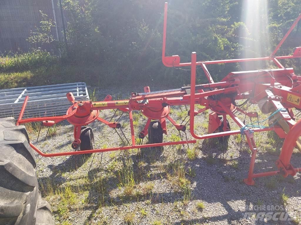 Kuhn GF 5801 MH Obracače a zhrabovače sena