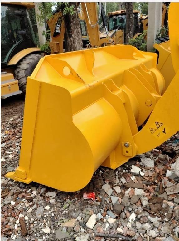 Komatsu WA 320-5 Kolesové nakladače