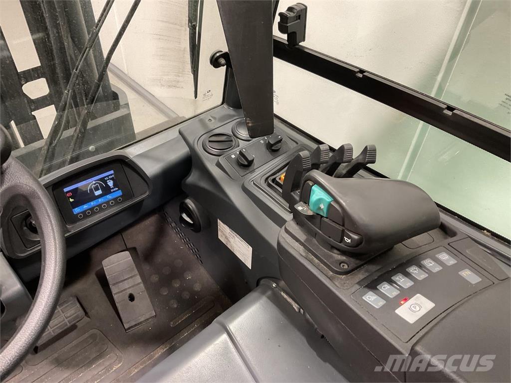 Mitsubishi FB40S-2 Akumulátorové vozíky