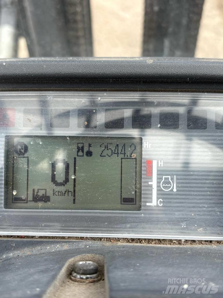 CAT DP 25 NT Dieselové vozíky