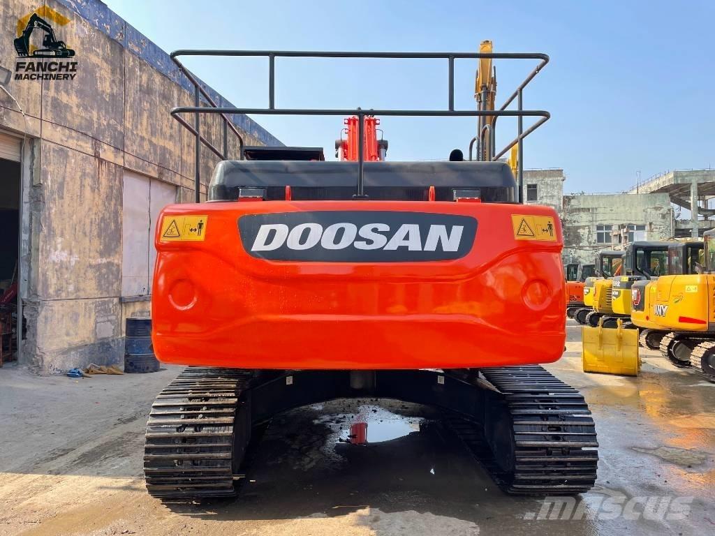 Doosan DX 300 LCA Pásové rýpadlá
