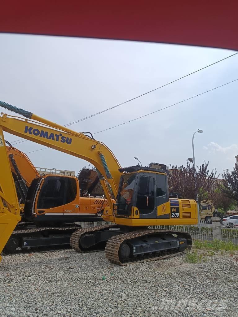 Komatsu PC 200 Pásové rýpadlá