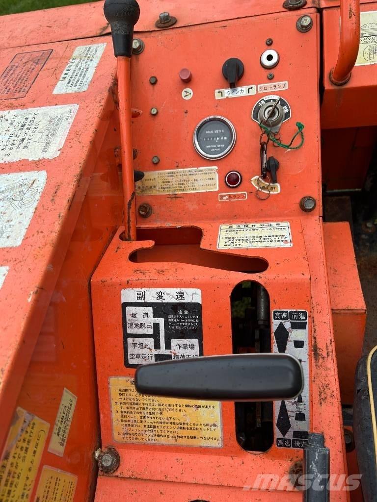 Hitachi CW M 15 Pásové sklápače