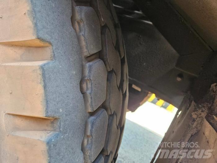 Kobelco RK 250 Žeriavy pre ťažký terén