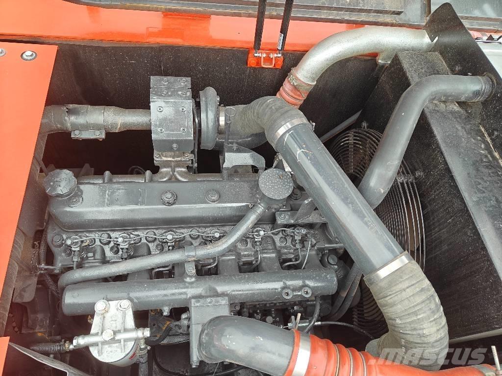 Doosan 225 LCA Pásové rýpadlá