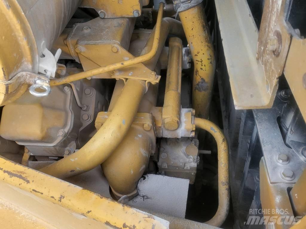 CAT D11N Pásové dozéry