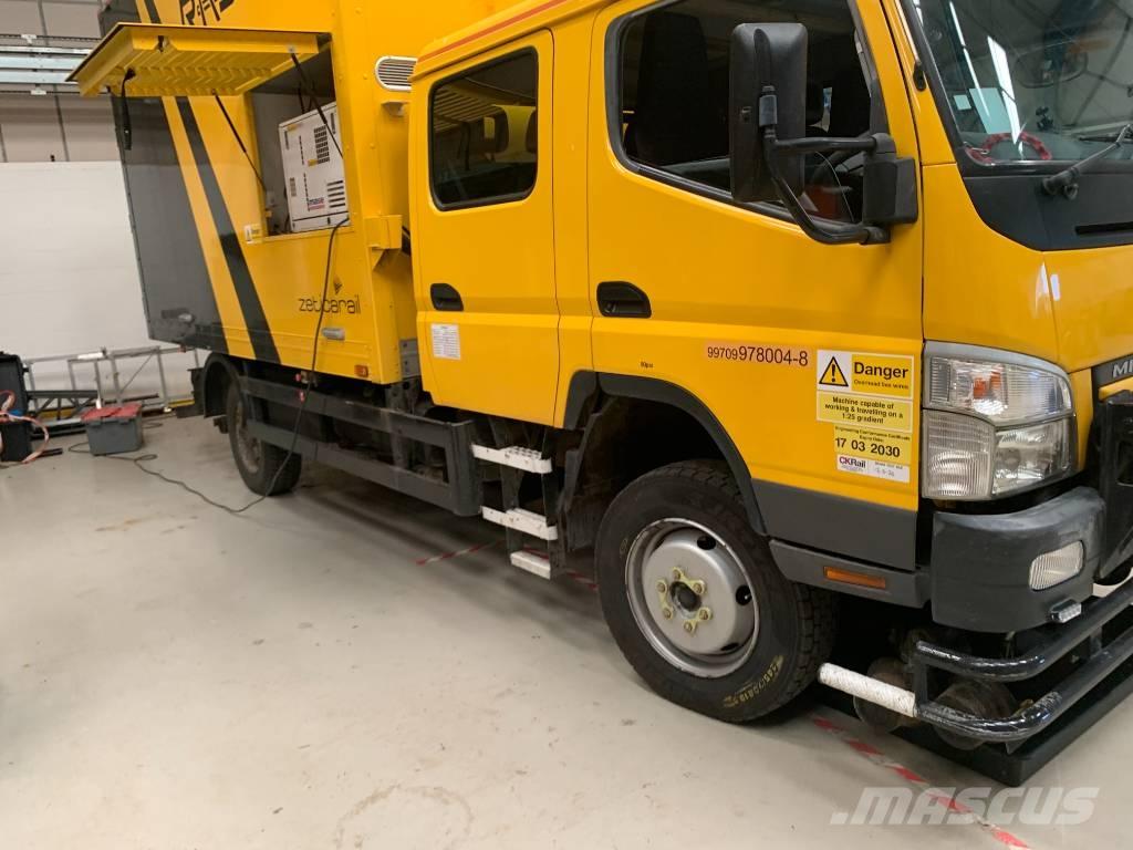 Mitsubishi Canter Dvojcestné rýpadlá