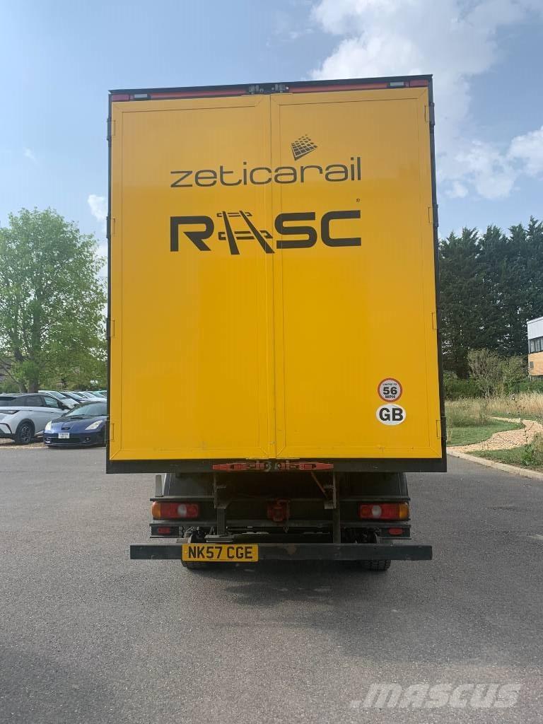 Mitsubishi Canter Dvojcestné rýpadlá