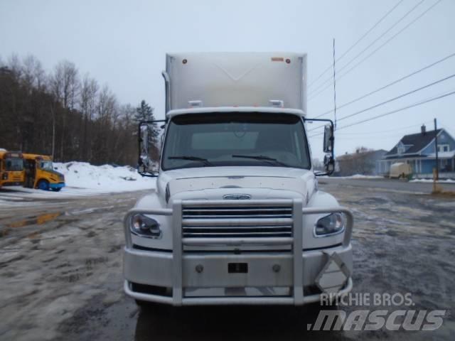 Freightliner M2 106 Skriňová nadstavba