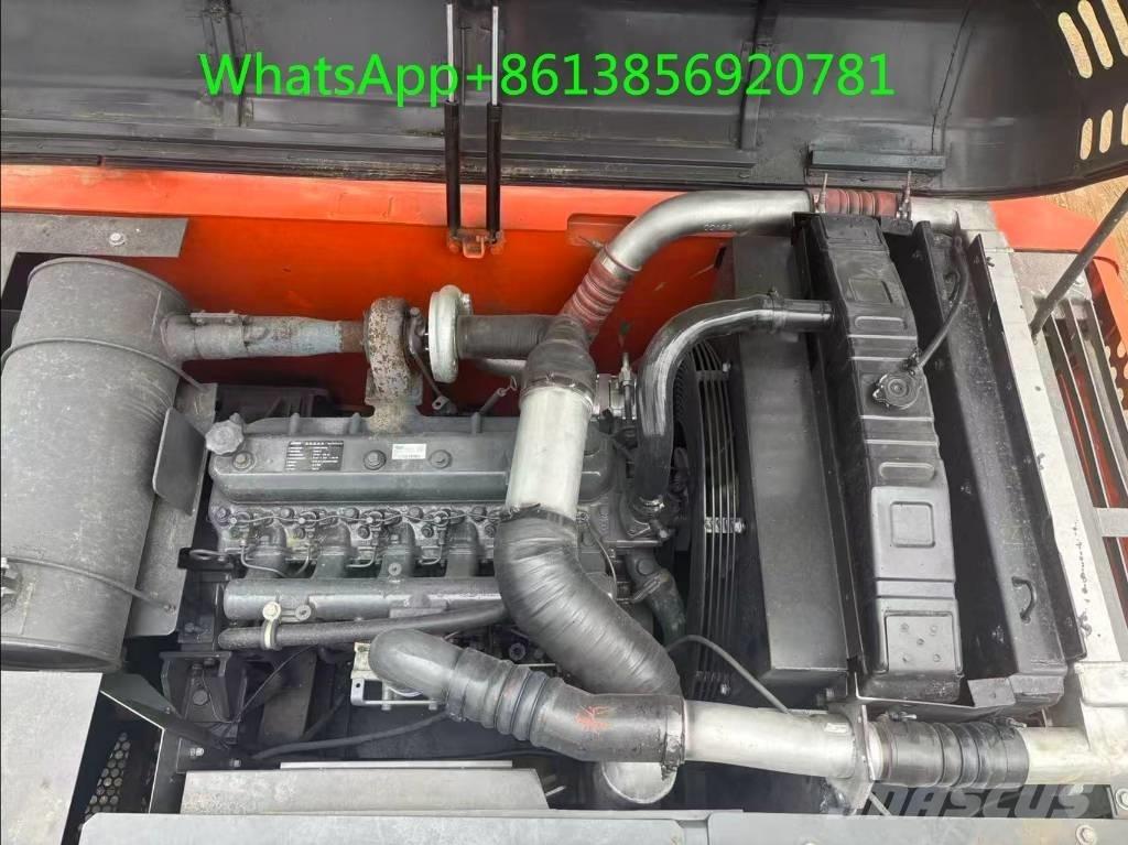 Doosan DX 225 Pásové rýpadlá