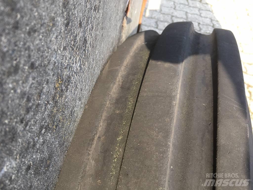 BKT 7.50 R 16 + velg Pneumatiky, kolesá a ráfiky